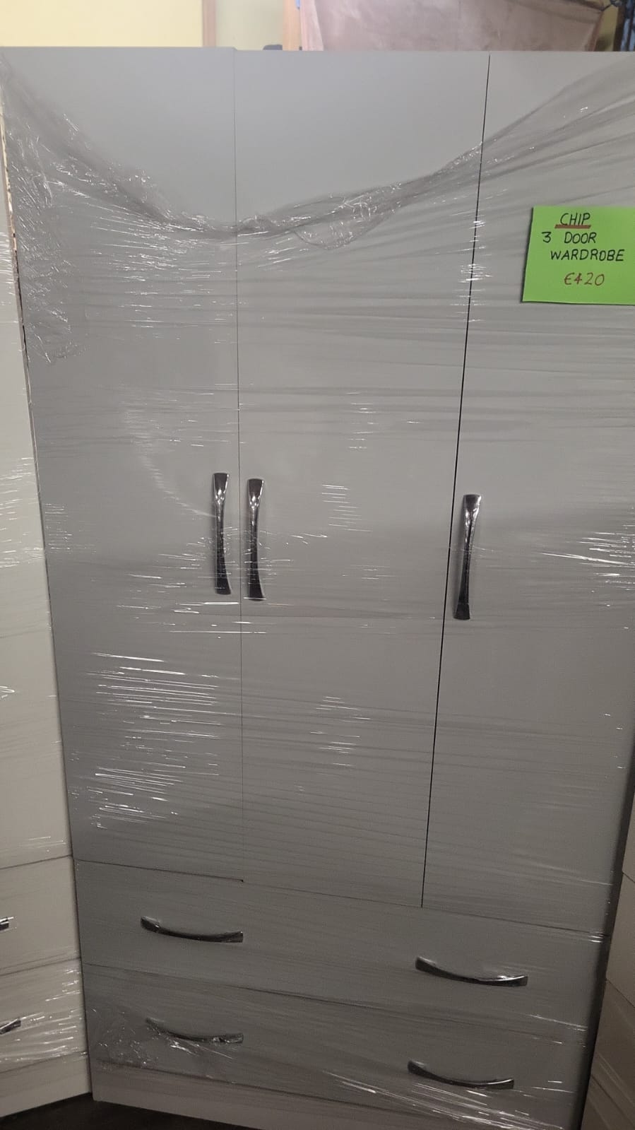 Wardrobe on display at Reliable House Furnishers - wardrobe 2